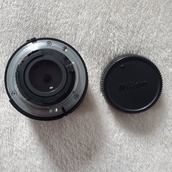Nikon AF NIKKOR 50mm 1:1.8 Lens Vintage - Picture 6 of 9